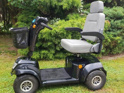 Elektrický invalidný vozík pre seniorov