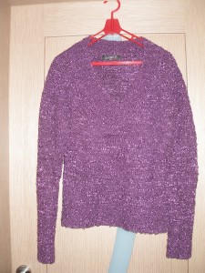 Fialový sveter