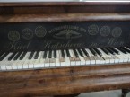 Klavír na predaj.
