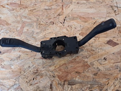 Audi A6 C5 spínač volanta