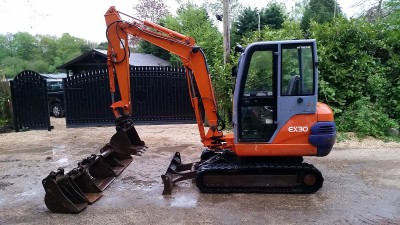 Minibager HITACHI EX30-2, r.v 2001