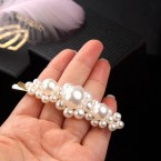 Spona do vlasov s veľkými bielymi perličkami