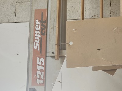 Panelová píla vertikálne stojacia Holzer