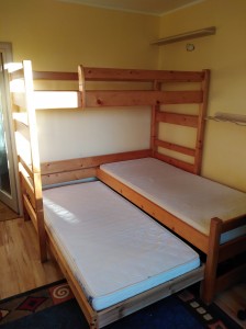 Dvojposchodová posteľ + výsuvné lôžko