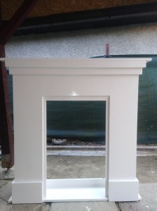 Predám drevenú dekoračnú imitáciu kozubu