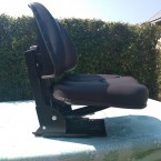 univerzalnu odpruženu sedacku (sedadlo) na traktor