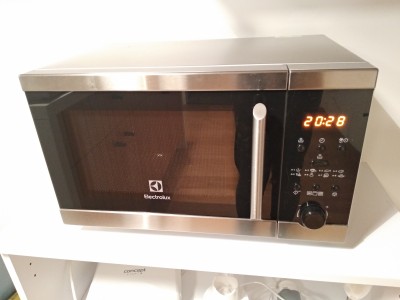 Mikrovlnná rúra ELECTROLUX