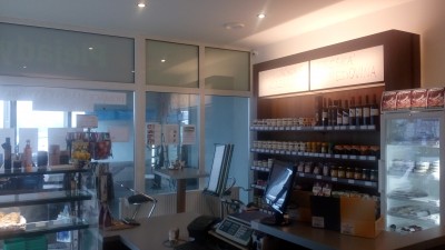 Rozpredám zariadenie prevádzky s potravinami v BA