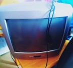 Starý funkčný televízor
