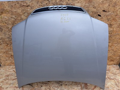 Audi A6 C5 kapota pred faceliftom LY1T