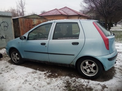 Auto na náhradné diely