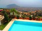 Vila s panoramatickým výhľadom na Stredozemné more v Alanyi