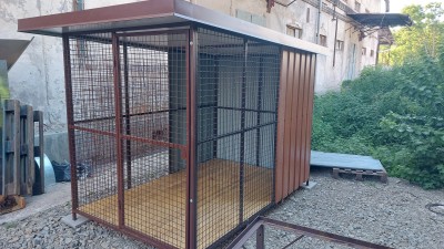 voliera, koterec aj do 2 dní