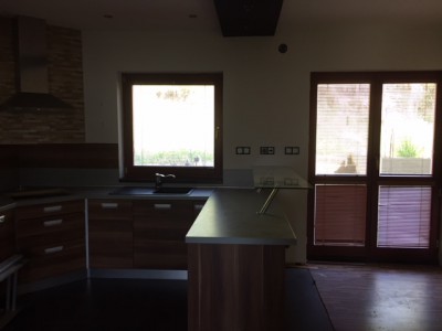 Ponúkam na predaj RD v LV