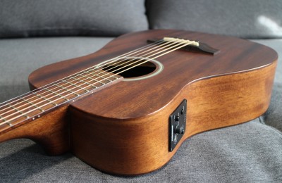 PREDÁM 3/4 ELEKTRO-AKUSTICKÚ GITARU SIGMA TM-15e