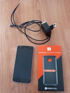 Moto Z Play + JBL SOUNDBOOST