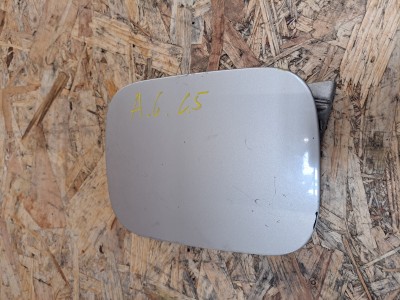 Audi A6 C5 palivové dvierka