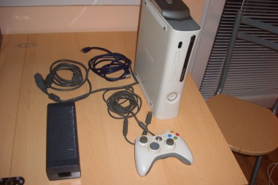 X box 360 biely