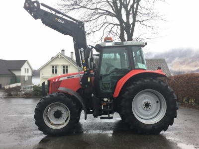 Traktor Massey Ferguson 6470