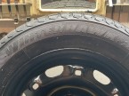 Zimné pneumatiky+plechové disky+puklice