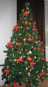 UMELÝ VIANOČNÝ STROMČEK 210 cm (smrek)