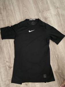 Nike pro tričko