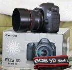 Canon EOS 5D Mark III s objektívom EF 24-105mm IS