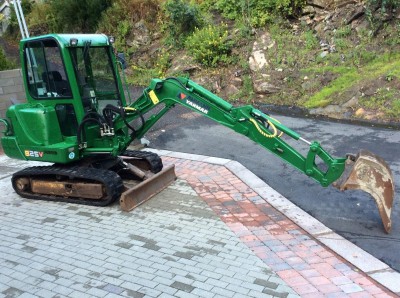 Minibagr Yanmar B25V, r.2001