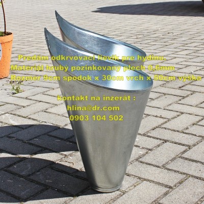 Porazaci lievik odkrvovaci pre hydinu brojlere hus