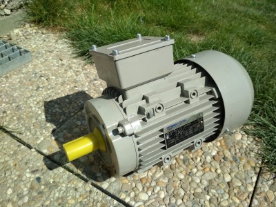Predám 2 elektromotory.