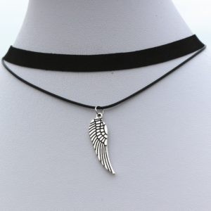 Dvojitý choker s krídlom