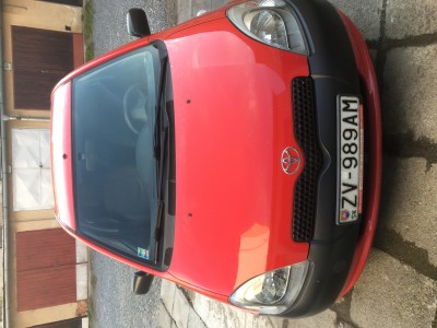 predám Toyotu Yaris 2001   197000 km