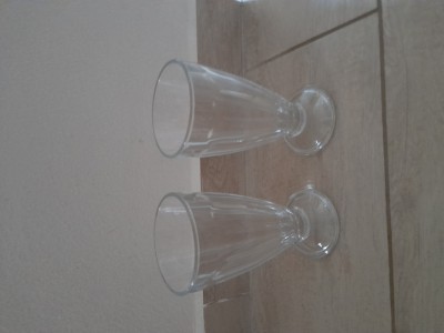 Sklenené poháre