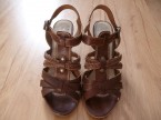 hnedé sandálky