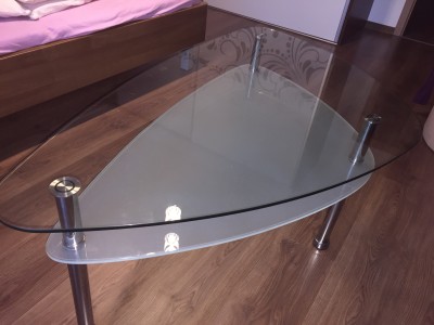 Konferenčný stolík sklenený