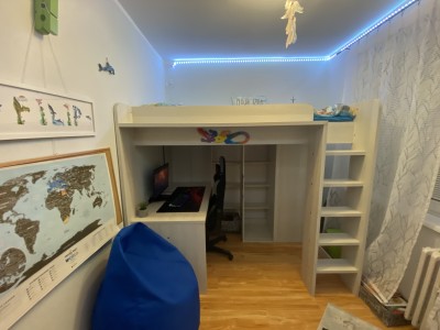 Poschodová posteľ so stolom a skriňou Higher