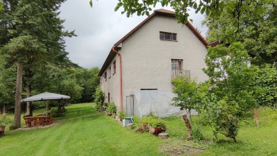 Rodinný dom na polo samote pod lesom na pozemku 10