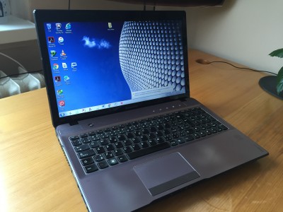 Lenovo + TAŠKA ZADARMO; Z570, 15.6 in; 4GB RAM, i3