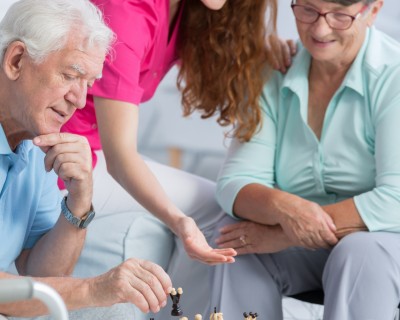 praca pre opatrovatelov a opatrovatelky