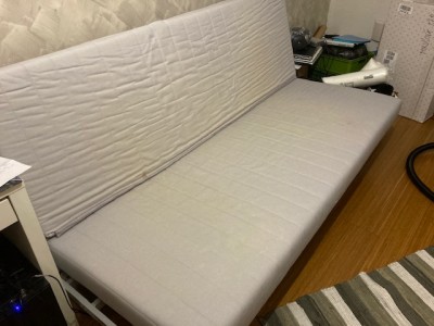 Rozkladacia pohovka aj s úložným priestorom z IKEA