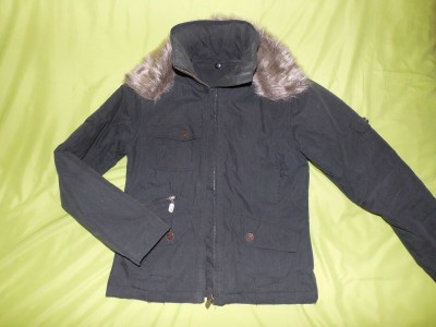 ČIERNA BUNDA DO PÁSA