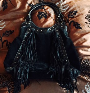 Stylova kabelka so strapcami