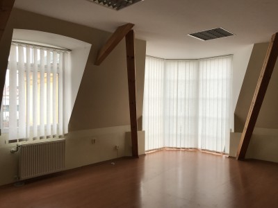 Ponúkam do prenájmu 4 izbový byt na Okružnej ulici