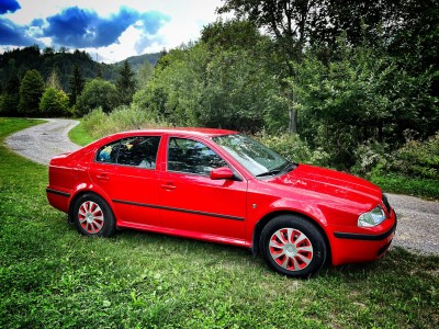 Oktávia Tour 1.6 eletkrika klíma ťažné zimné pneu