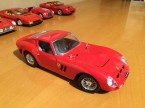 Rozne druhy kovovych aut Ferrari 1:24