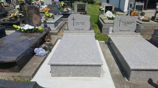 Pomniky nahrobky