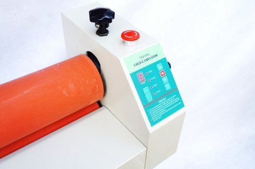 Rolový laminátor š. 1600 mm, studené laminovanie