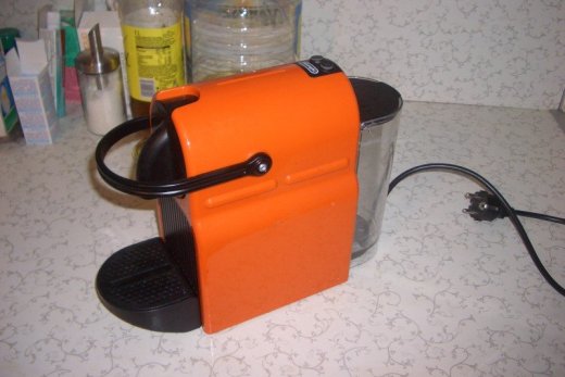 Kávovar na kapsule Nespresso De´Longhi EN 80.B