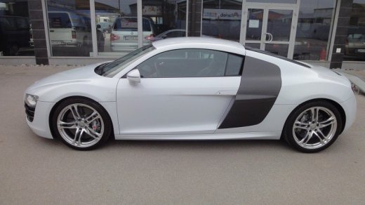 Audi - R8 5.2 FSI V10 QUATTRO