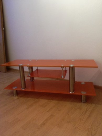 Stolik pod televizor